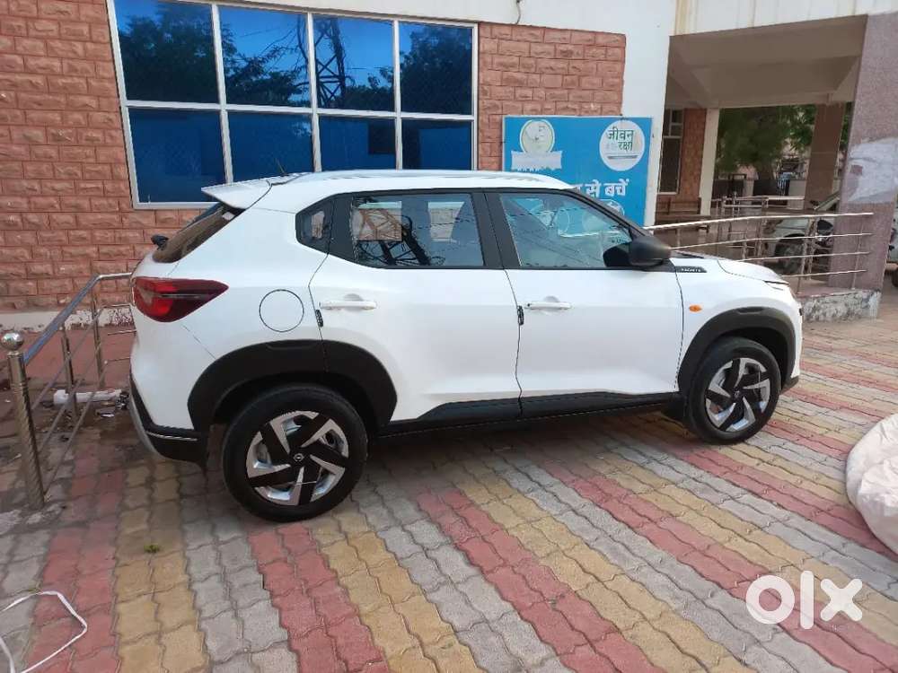 Nissan Magnite 1 Onwer Petrol  2021 First Owner White Colour Manual ..