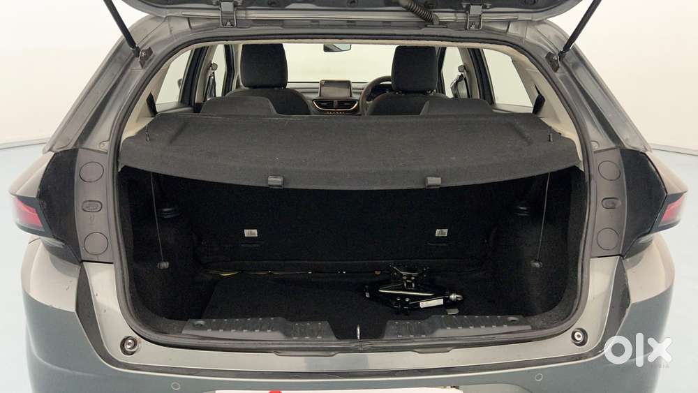 Tata Altroz 1.2 Xm Plus, 2022, Petrol