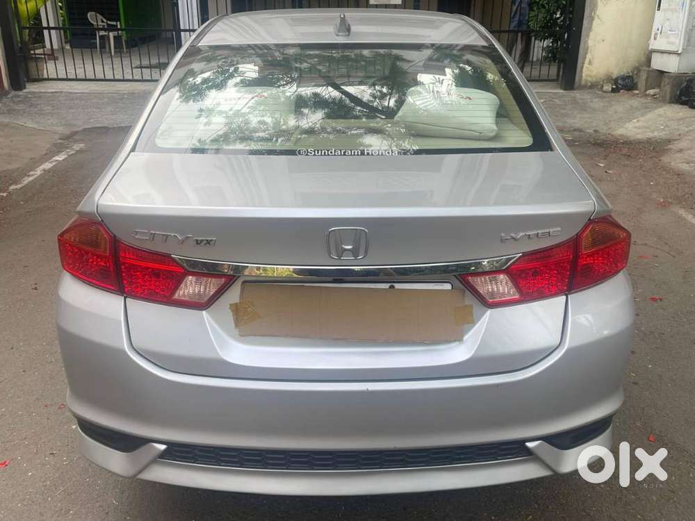 Flawless 2018 Honda City 1.5 Vx Cvt  Ivtec ( Automatic)/ 28,400 Km