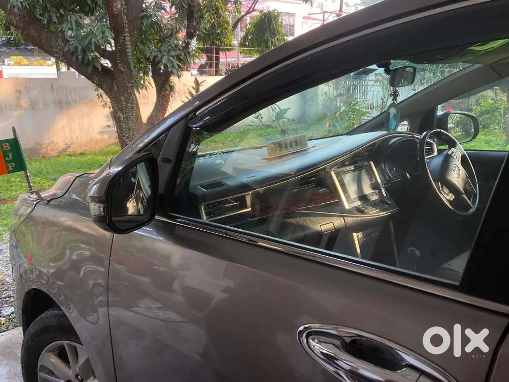 Toyota Innova Crysta 2017 Diesel 35000 Km Driven