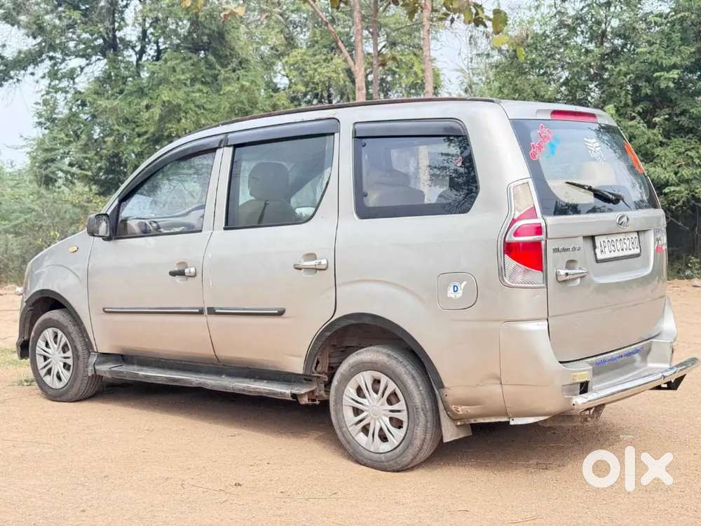 Mahindra Xylo 2013