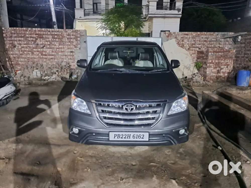 Toyota Innova 2014 Diesel 204000 Km Driven     98787
