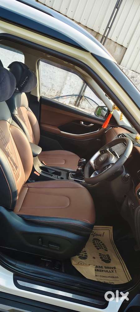 Hyundai Alcazar Platinum (o) 7 Str 1.5 Petrol Dct, 2023, Petrol