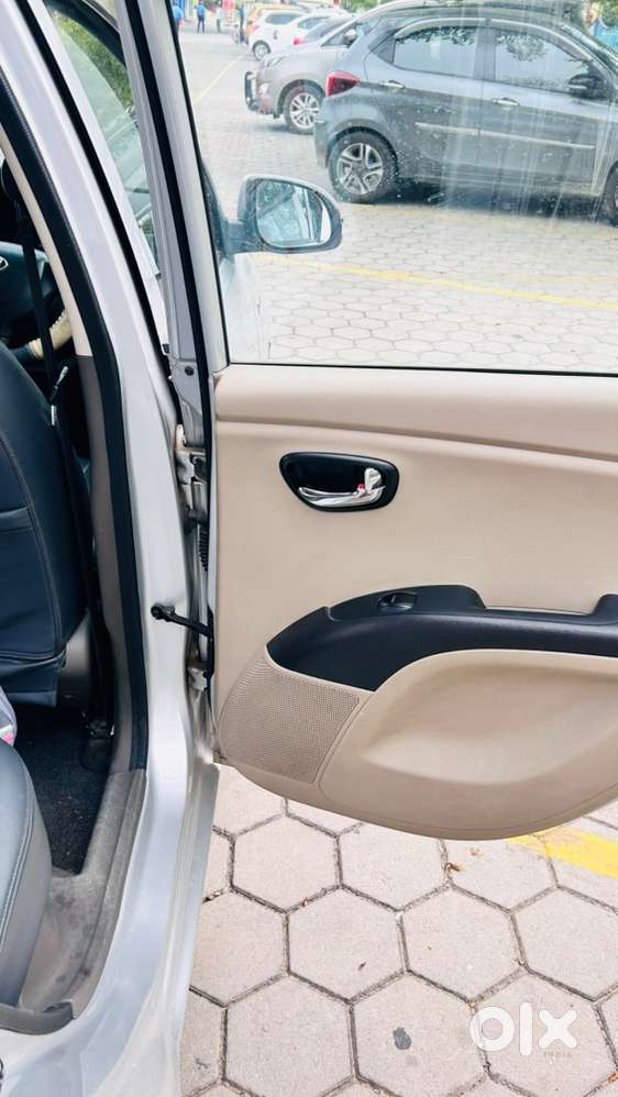 Hyundai I10 Sportz Petrol 2011