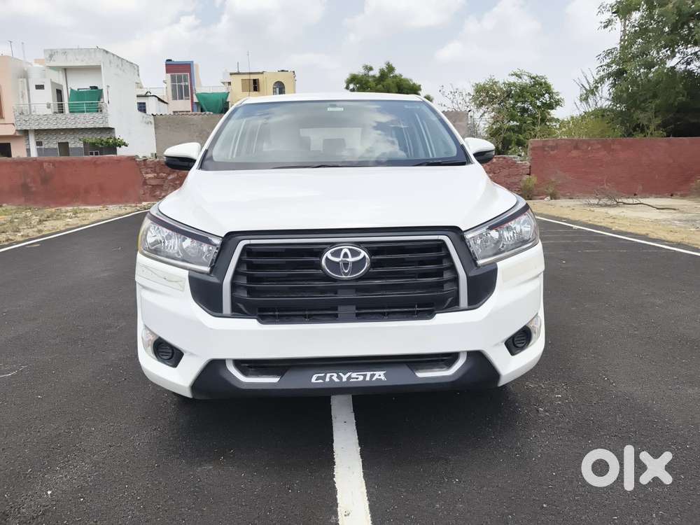Toyota Innova Crysta 2.4 G Mt 8s, 2023, Diesel