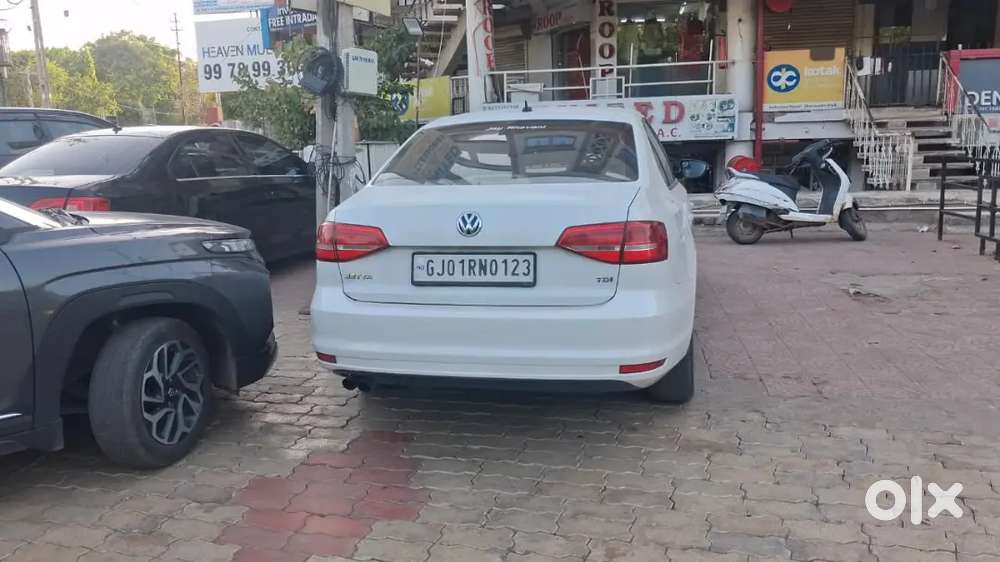 Volkswagen Jetta 2015 Diesel 130000 Km Driven, New Battery,  New Tyre