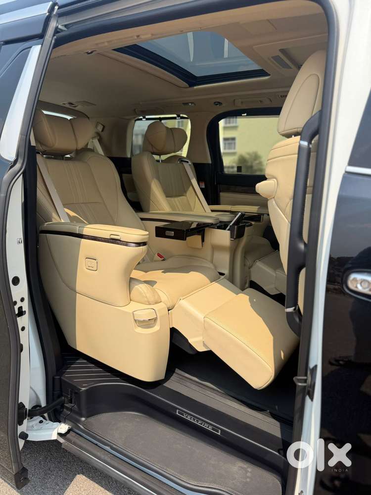 Toyota Vellfire Vip – Executive Lounge, 2023, Petrol