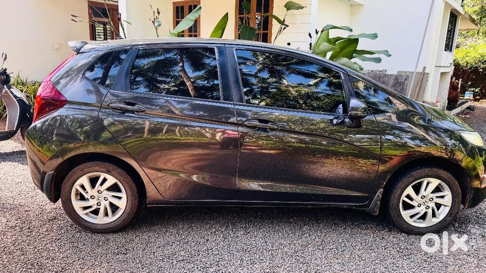 Family Used Honda Jazz V Mt 2015