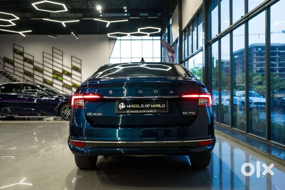Skoda Slavia Ambition 1.0l Tsi At, 2023, Petrol