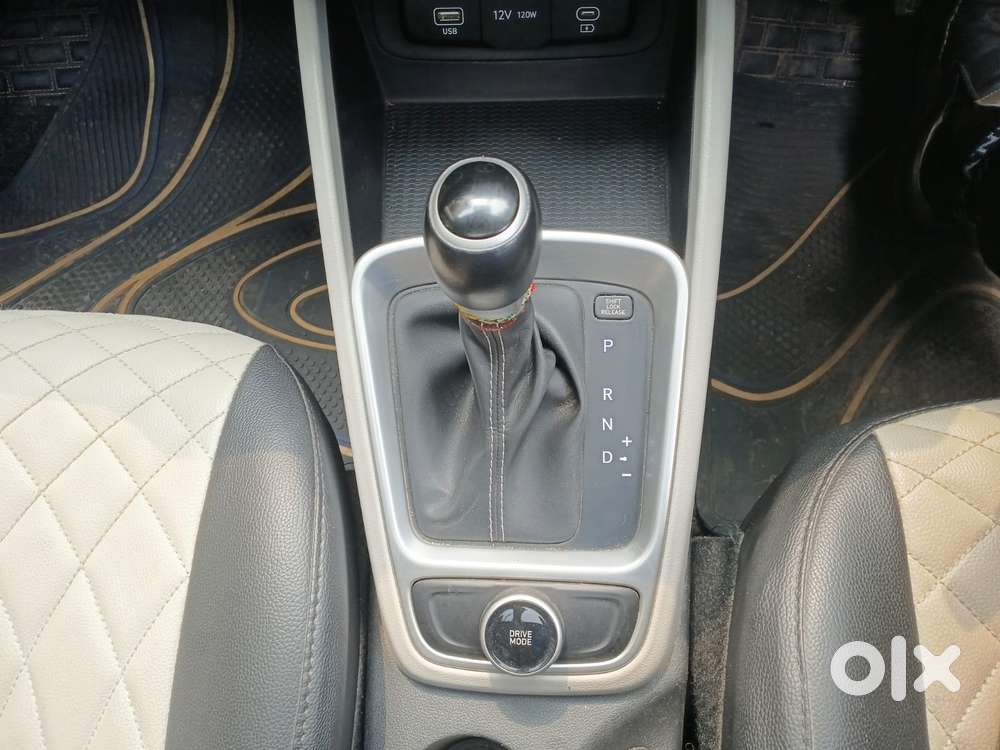 Hyundai Venue 1.0 S (o) Turbo Dct, 2024, Petrol