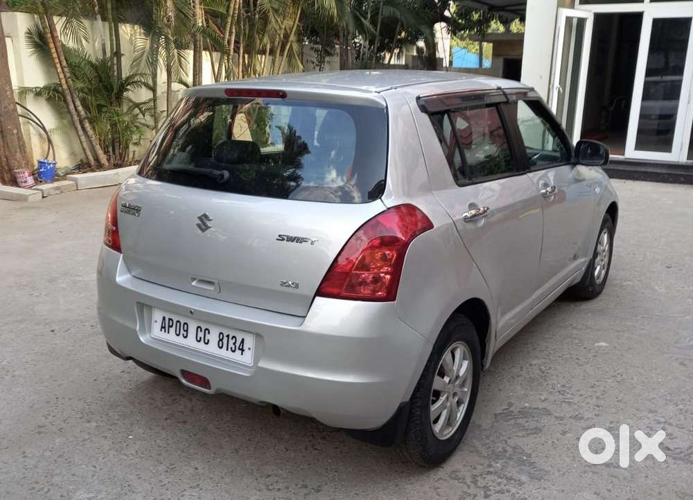 Maruti Suzuki Swift Vvt Zxi, 2010, Petrol