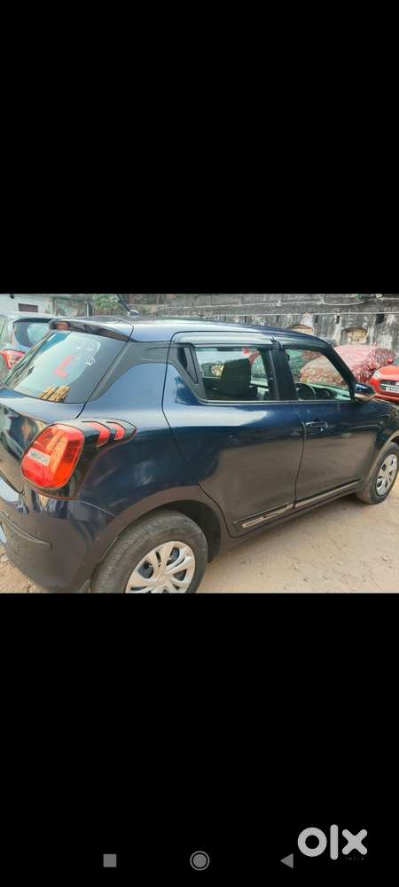 Maruti Suzuki Swift Vxi + Manual, 2022, Petrol