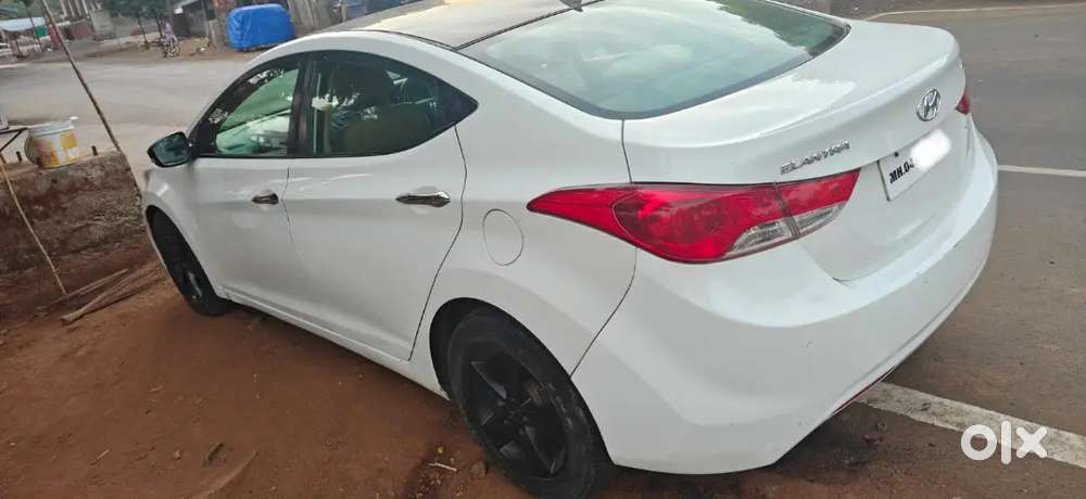 Hyundai New Elantra 2014 Diesel 110000 Km Driven