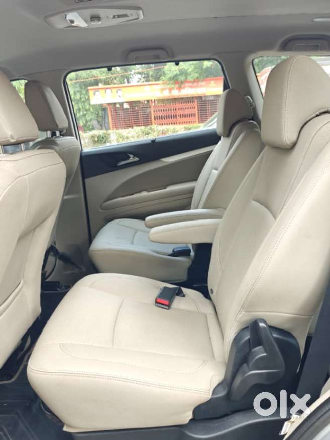 Mahindra Marazzo M8, 2019, Diesel