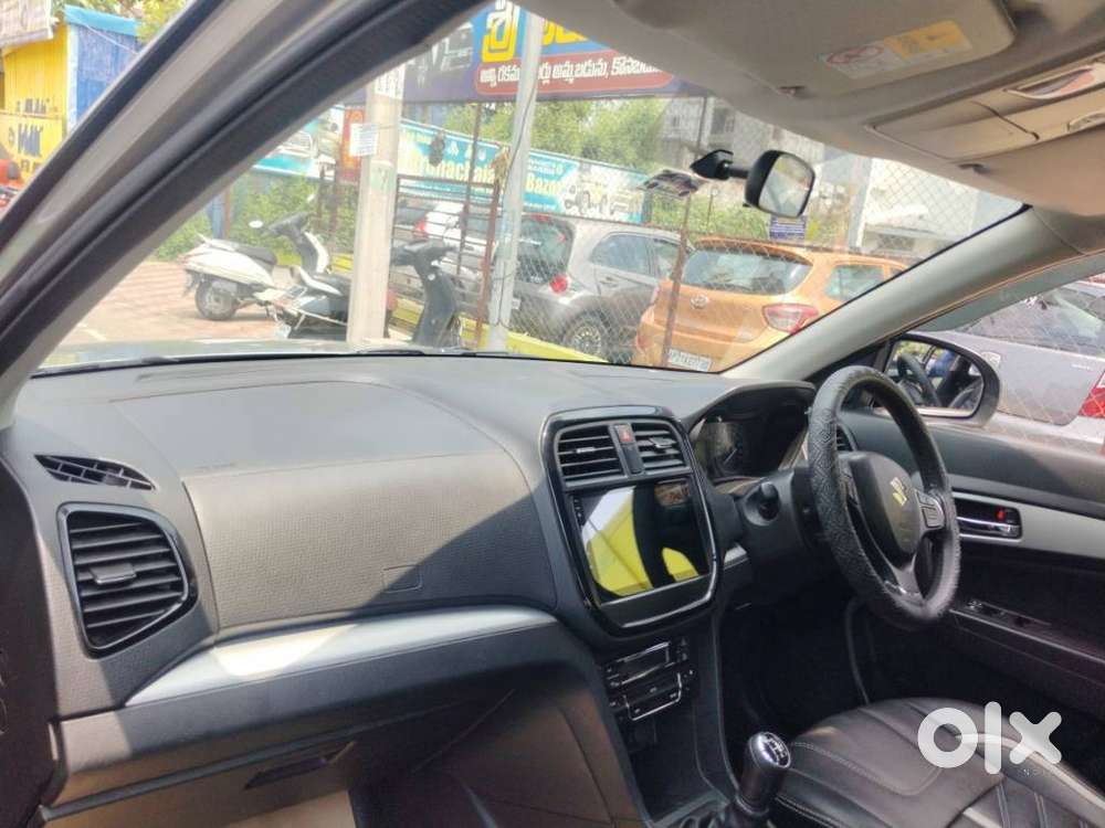 Maruti Suzuki Brezza 1.5 Zxi Smart Hybrid, 2020, Petrol