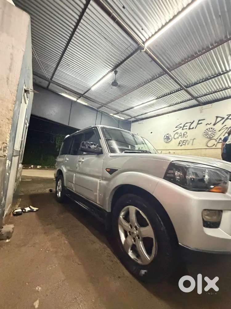 Mahindra Scorpio S10 Diesel 2017