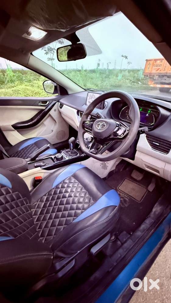 Tata Nexon 2020 Top End Petrol Automatic 32000km Gud Condition 1stowne