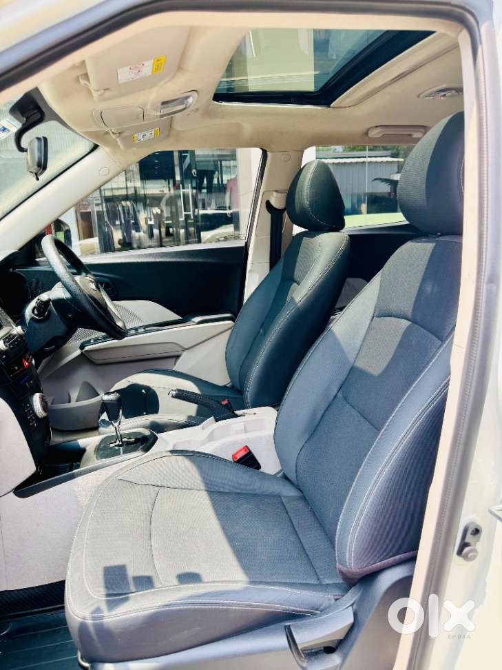 Mahindra Xuv300 1.2 W8 Amt Petrol, 2021, Petrol