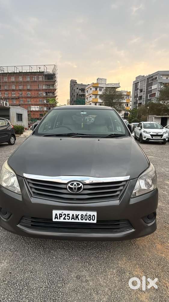 Toyota Innova 2.5 G (diesel) 8 Seater, 2012, Diesel