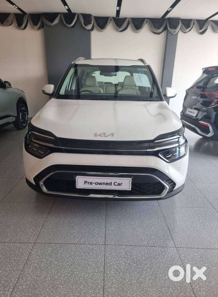 Kia Carens, 2023, Petrol