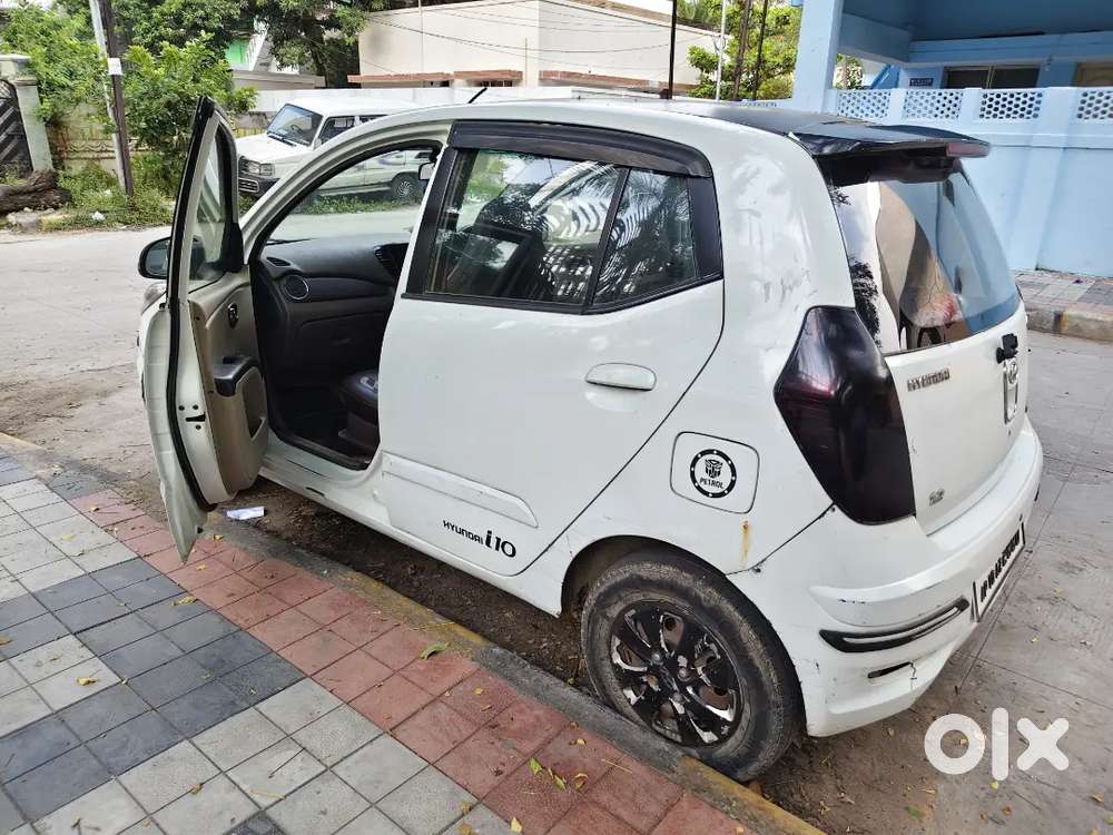Hyundai I10 Sportz Petrol 2011