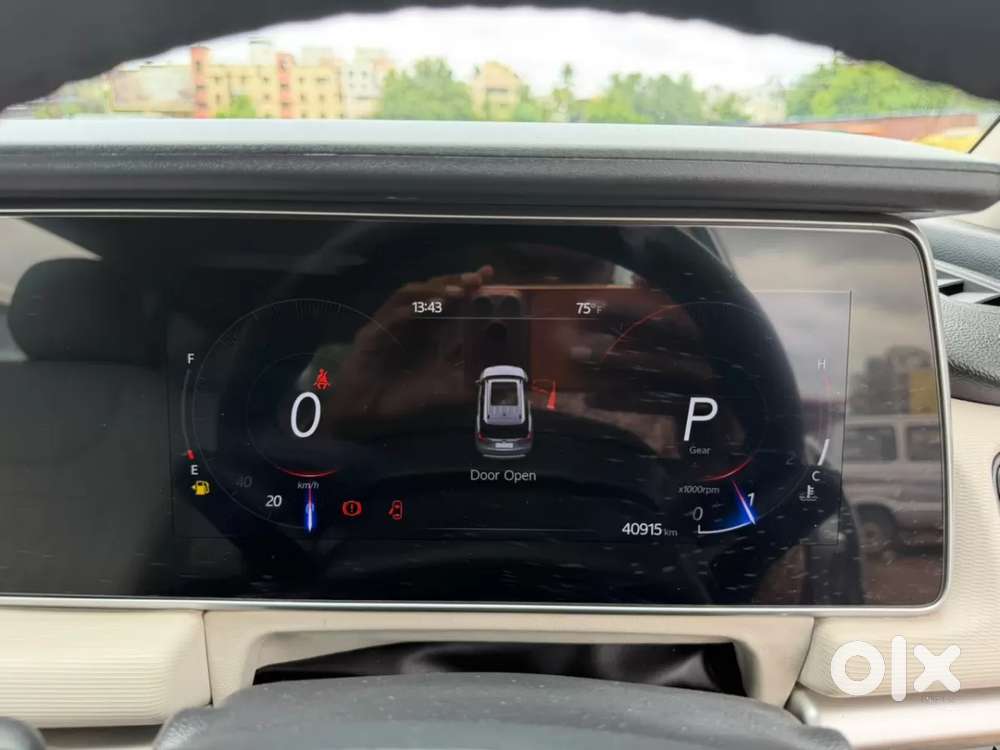 Mahindra Xuv700 2.0 Ax 5 Petrol At Str, 2022, Petrol