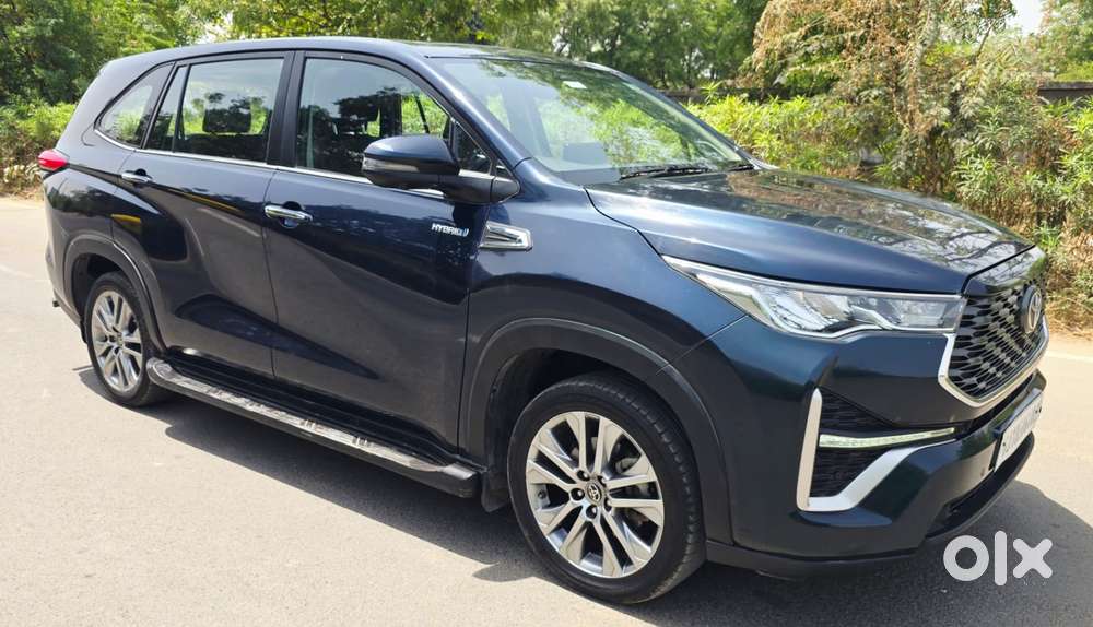 Toyota Innova Hycross 2.0 Zx (o) Hybrid 7 Str, 2023, Petrol
