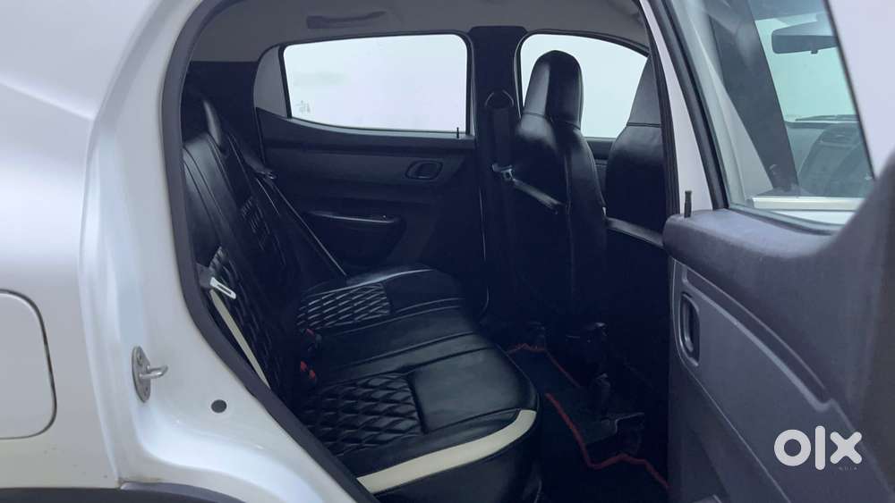 Renault Kwid 1.0 Rxt Amt, 2023, Petrol
