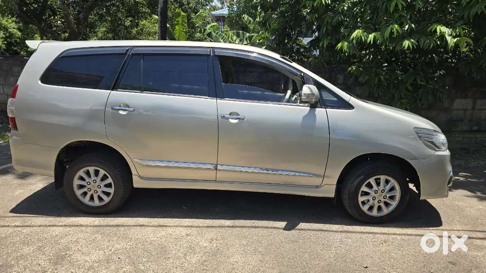 Toyota Innova 2.5 V 2012