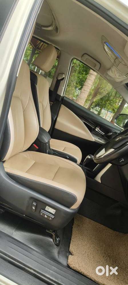 Toyota Innova Crysta 2.8z Automatic, 2019