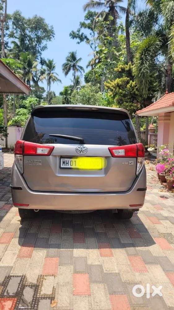 Toyota Innova Crysta 2016 Variant