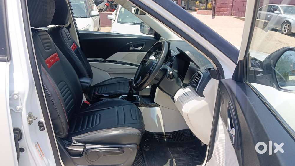 Mahindra Xuv 3xo Ax5 Pm Mt, 2024, Petrol