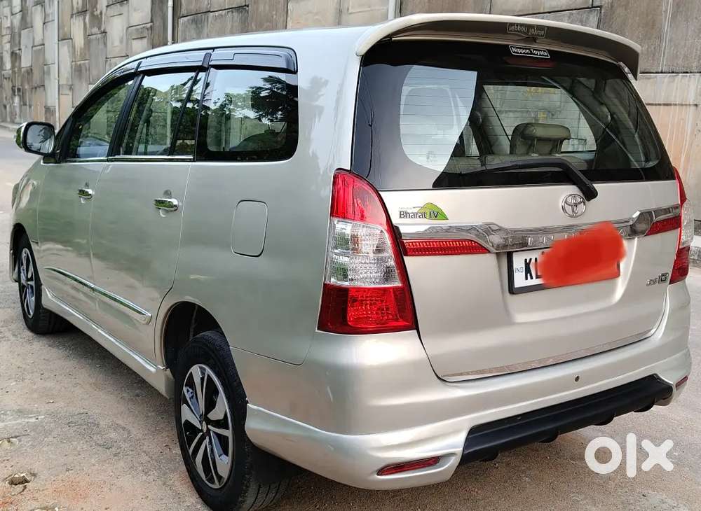 Toyota Innova 2012 G