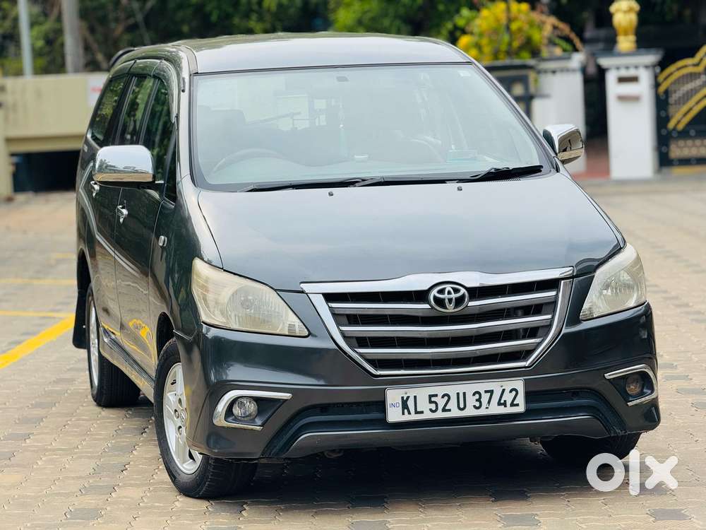 Toyota Innova 2.5 Vx 8 Str Bs-iii, 2008