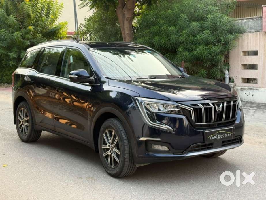 Mahindra Xuv700 2.0 Ax 7 Petrol Mt Str, 2023, Petrol