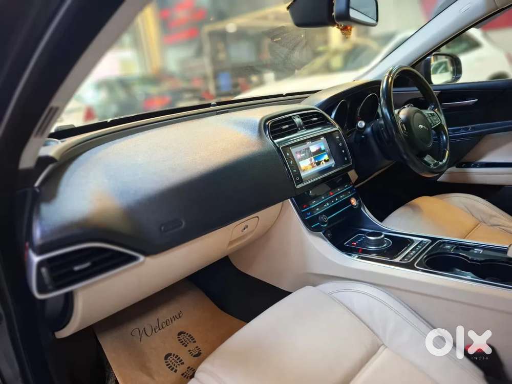 Jaguar Xe Prestige, 2016, Petrol