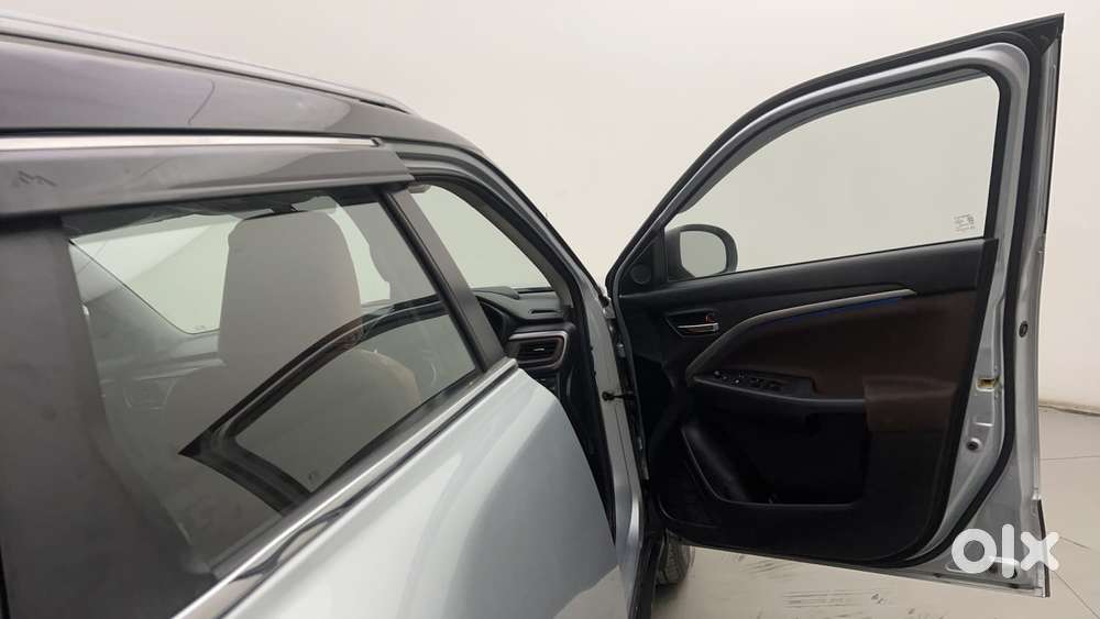 Maruti Suzuki Brezza 1.5 Zxi Plus Smart Hybrid Dual Tone, 2022, Petr..