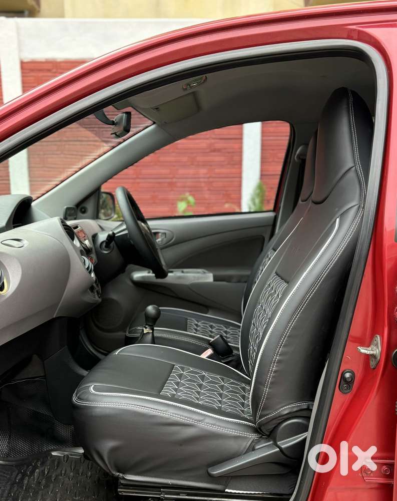 Toyota Etios V, 2011, Petrol