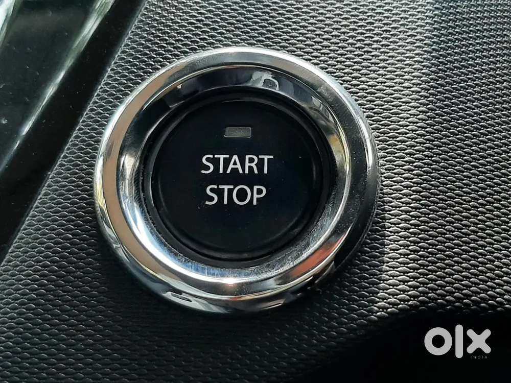 Lux Varient With Auto Headlight And Rain Sensing Wipers