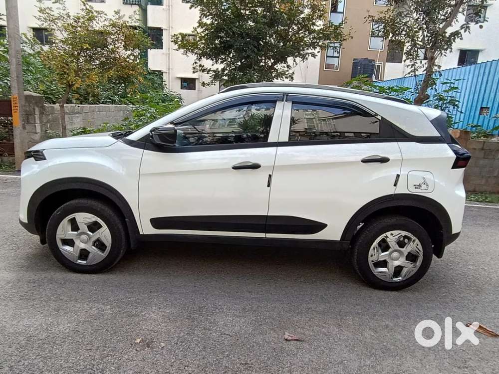Tata Nexon Creative Plus 1.2 Revotron Petrol 6 Amt, 2024, Petrol