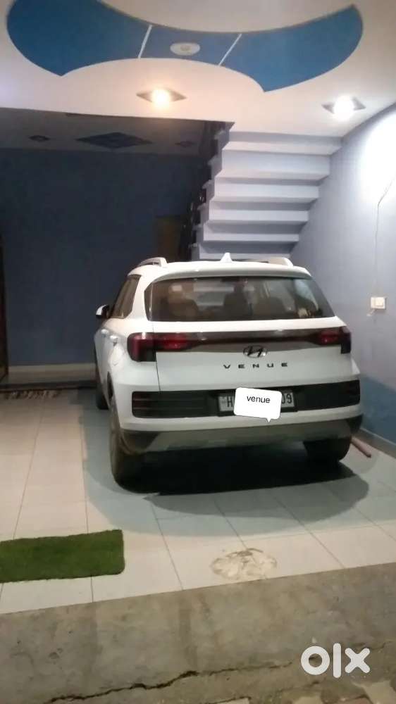 Hyundai Venue 2025 Petrol 16000 Km Driven