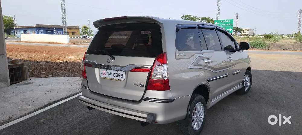 Toyota Innova 2.5 V 2013 Ending 14 Registration