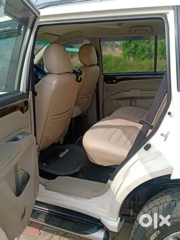 Urgently Selling Mitsubishi Pajero Sport 2016 Variant