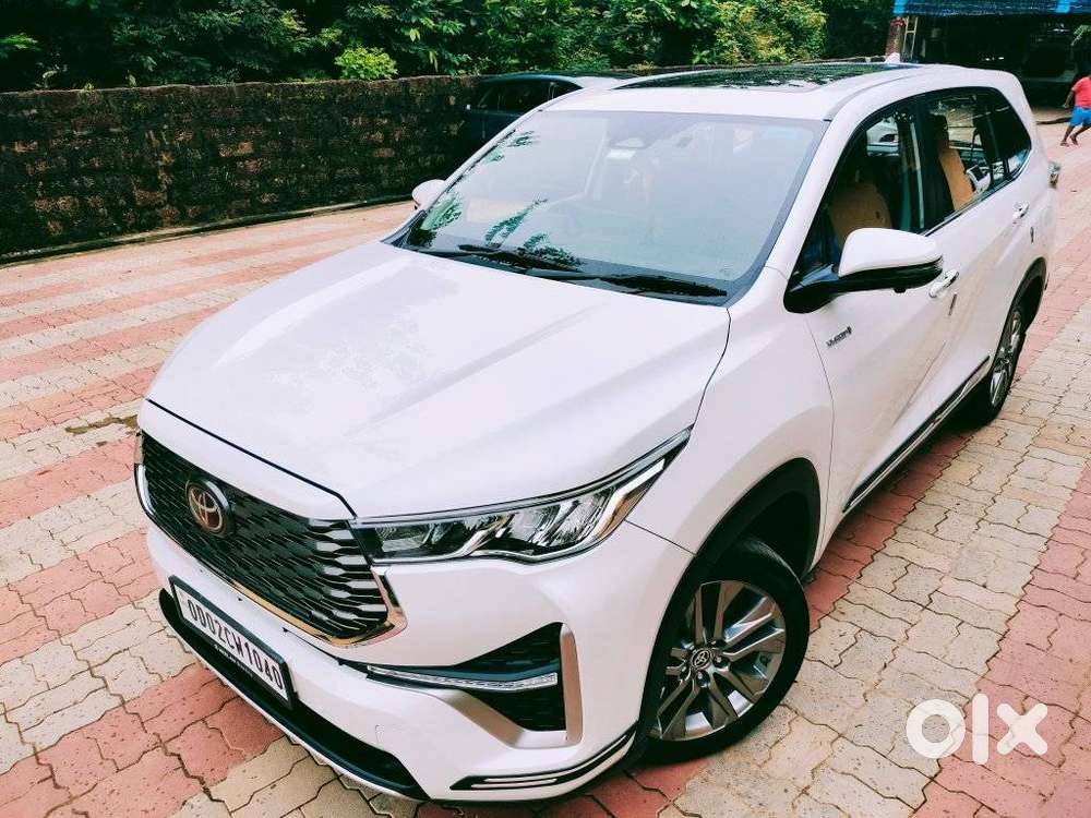 Toyota Innova Hycross 2.0 Zx (o) Hybrid 7 Str, 2024, Petrol