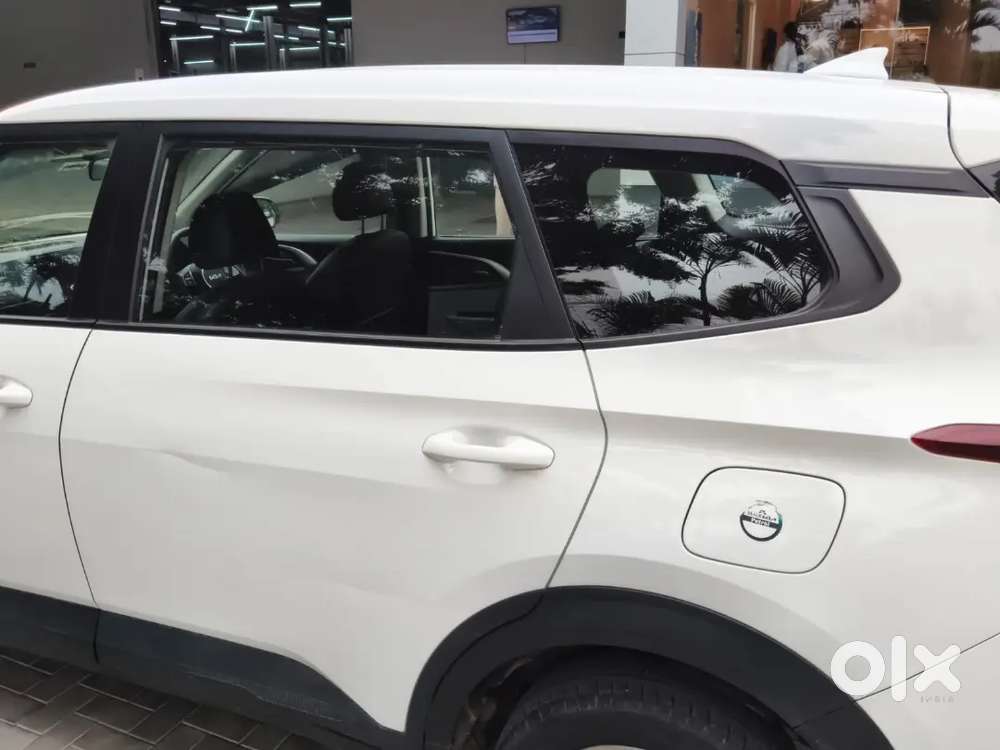 Kia Carens Premium Petrol 2024
