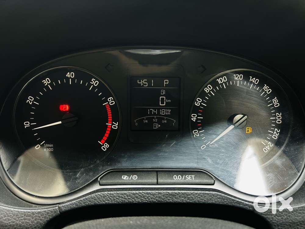 Skoda Rapid 1.6 Mpi At Style, 2019, Petrol
