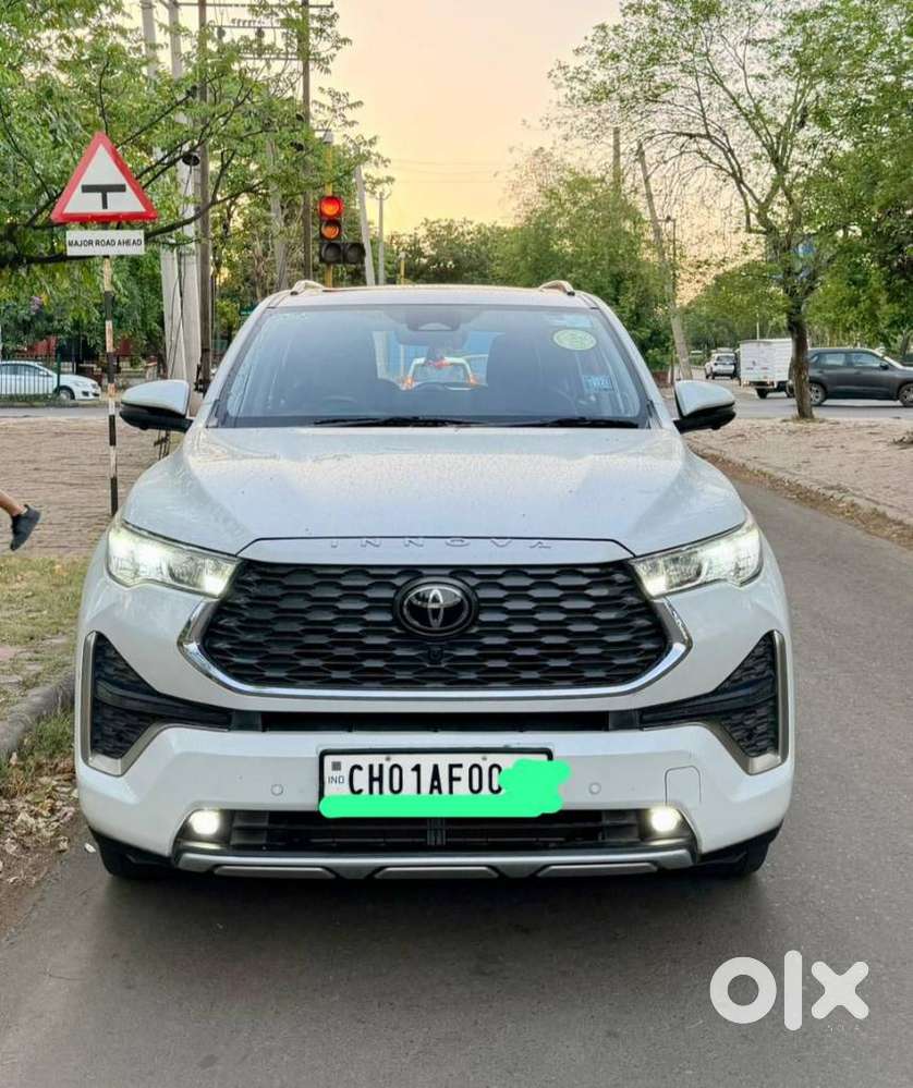 Toyota Innova Hycross 2.0 Zx (o) Hybrid 7 Str, 2024, Diesel