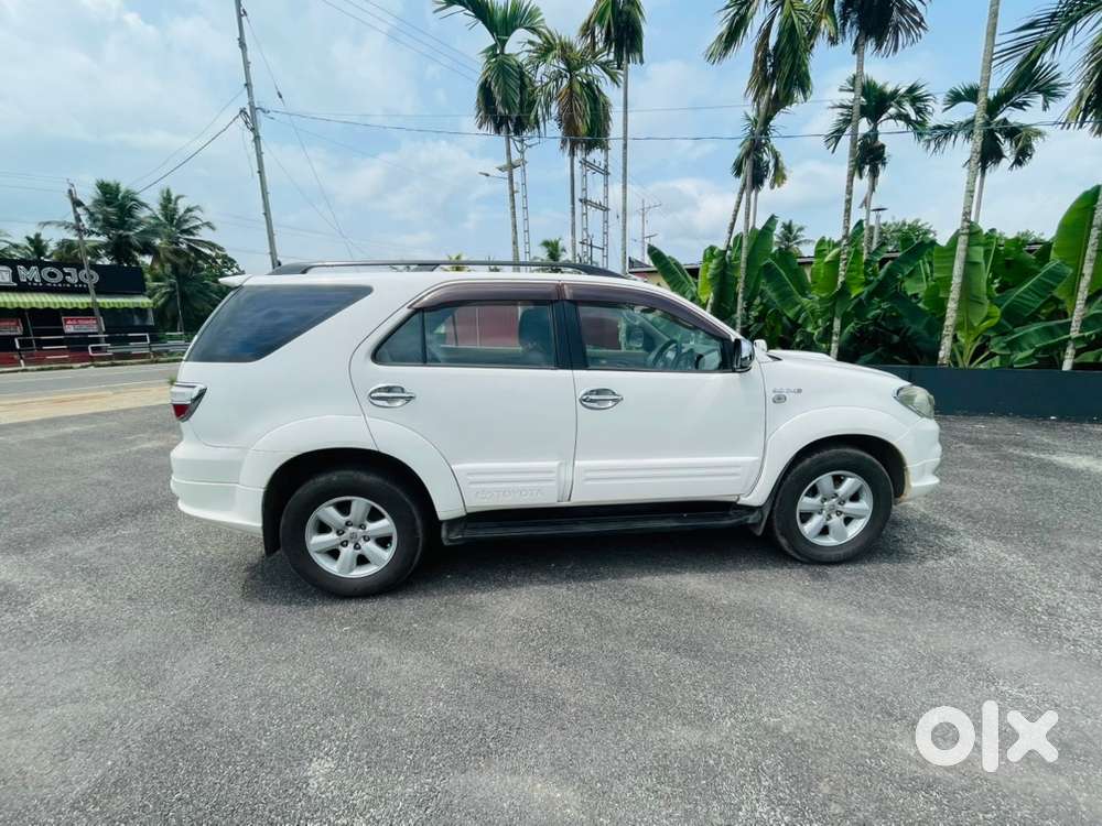 Toyota Fortuner 2011 Diesel 199999 Km Driven