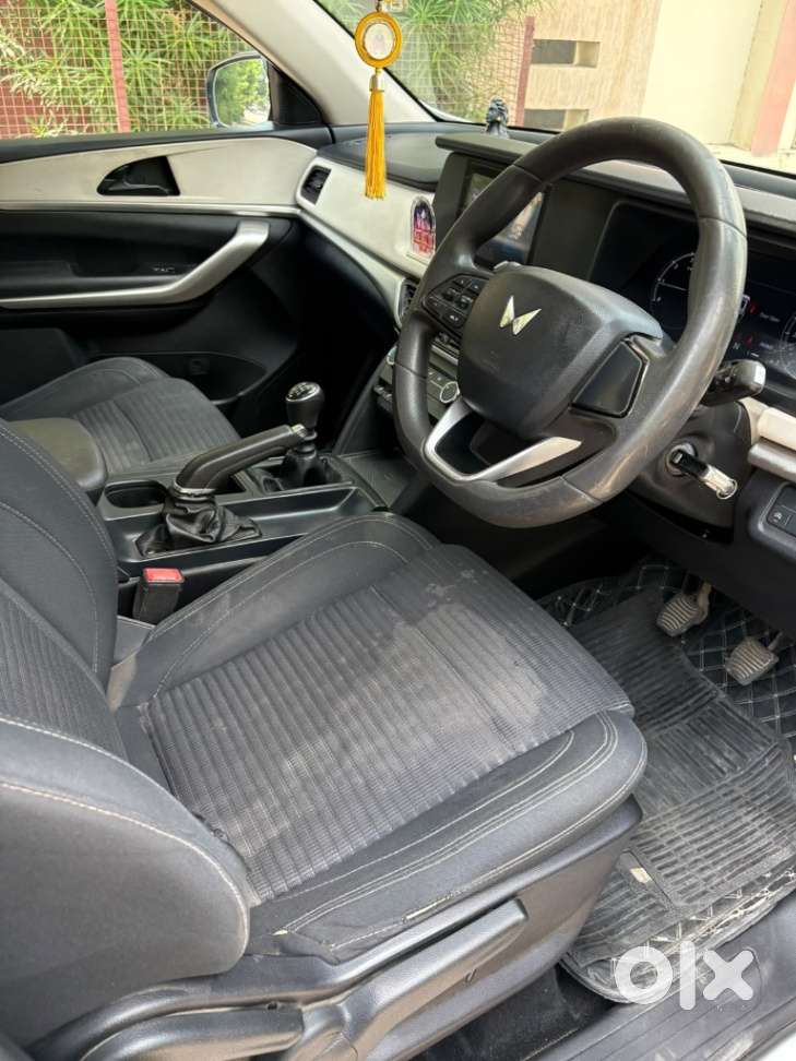 Mahindra Xuv700 2.2 Ax 5 Diesel Mt Str, 2022, Diesel