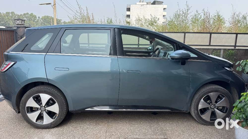 Mg Windsor Ev Essence 2025